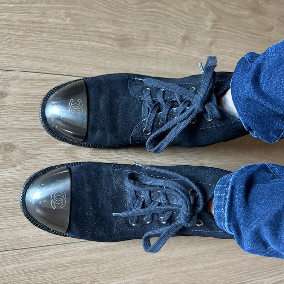 Chanel suede interlocking cc logo combat boots - Picture 4 of 6